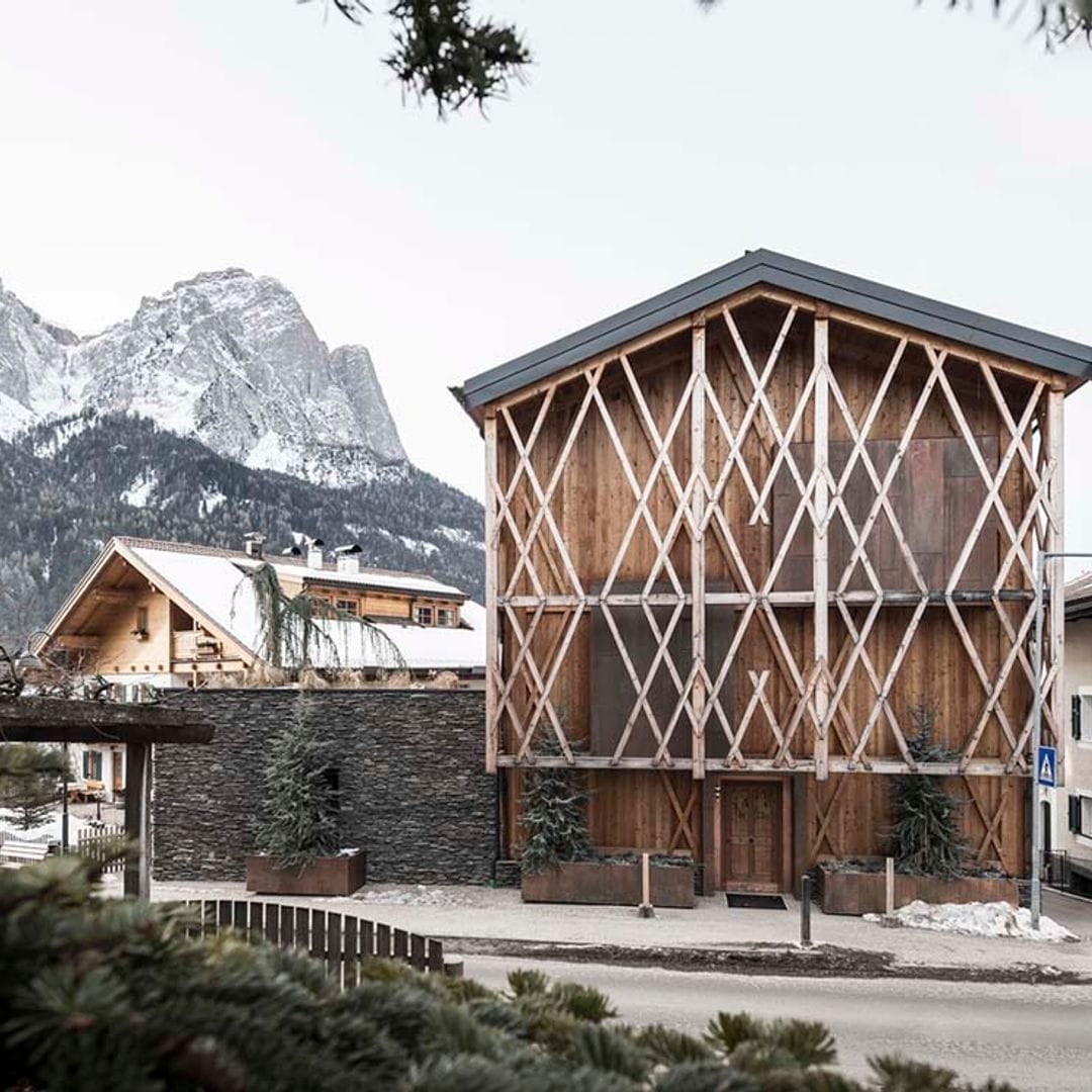 Una casa de montaña (poco convencional) en los Alpes