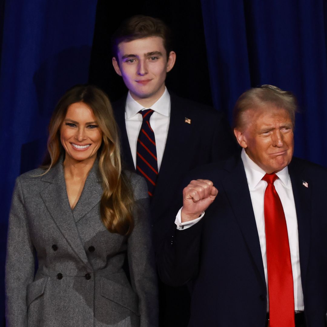 Barron, el hijo de Donald Trump, impresiona con sus más de 2 metros de altura en las celebraciones por la victoria de su padre