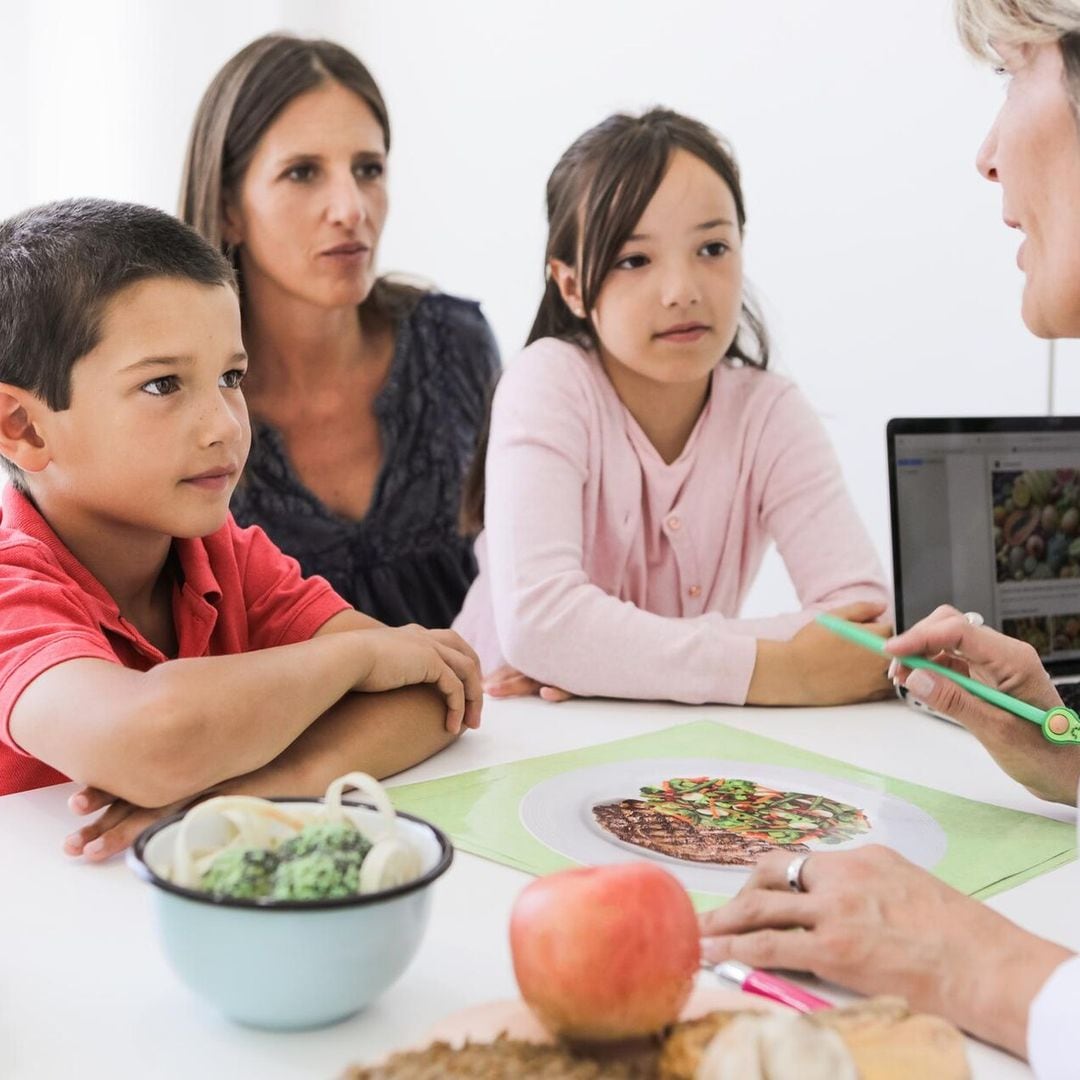 Ángela Quintas explica a través de un cuento infantil cómo funciona la microbiota