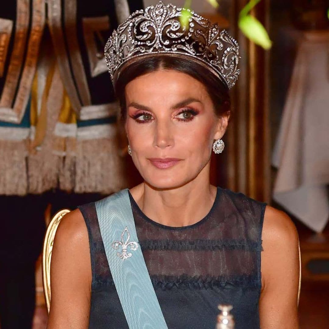 Doña Letizia impacta con un vestido de tul de H&M que ya llevó Victoria de Suecia