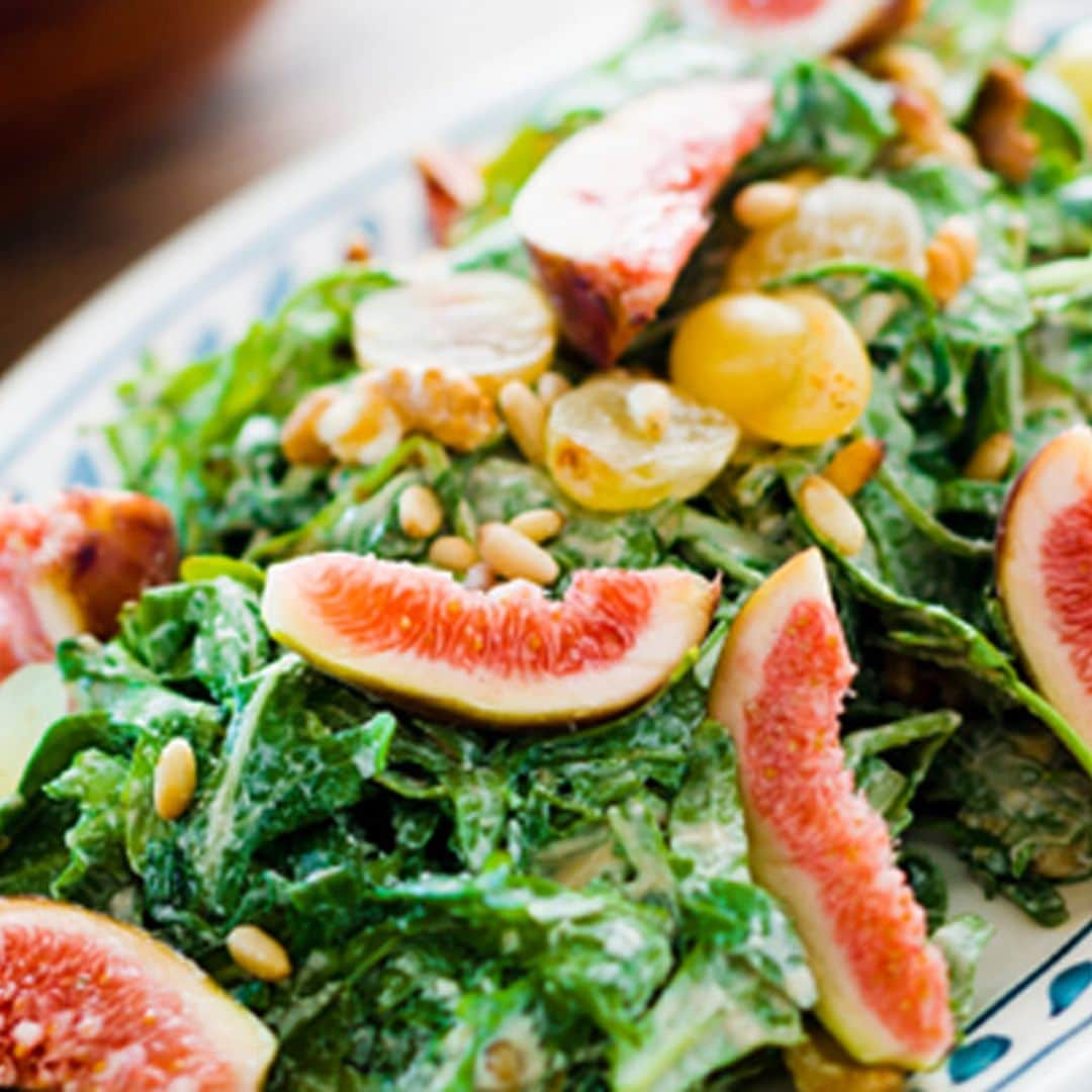 Ensalada de kale, higos y uvas