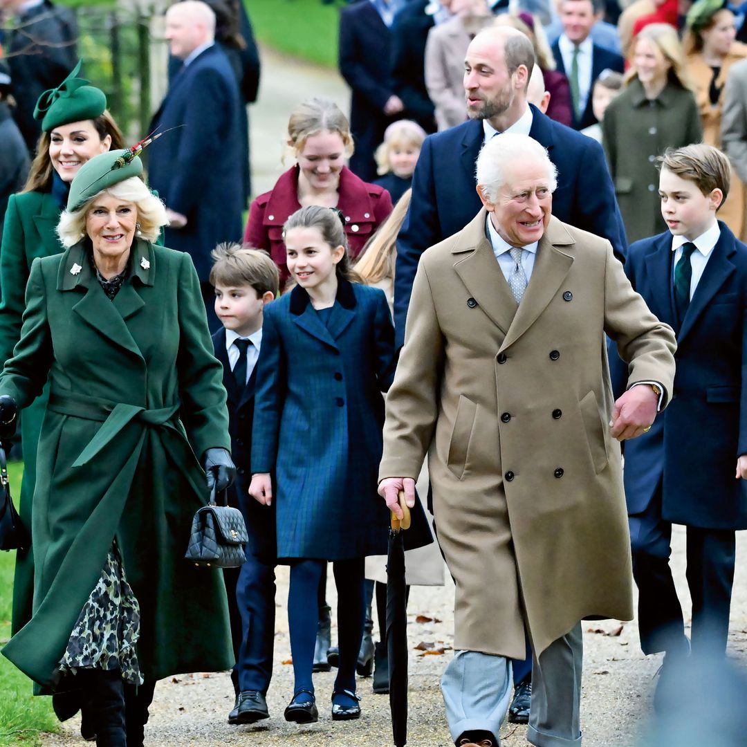 Kate con su marido, sus hijos, y los reyes Carlos y Camilla