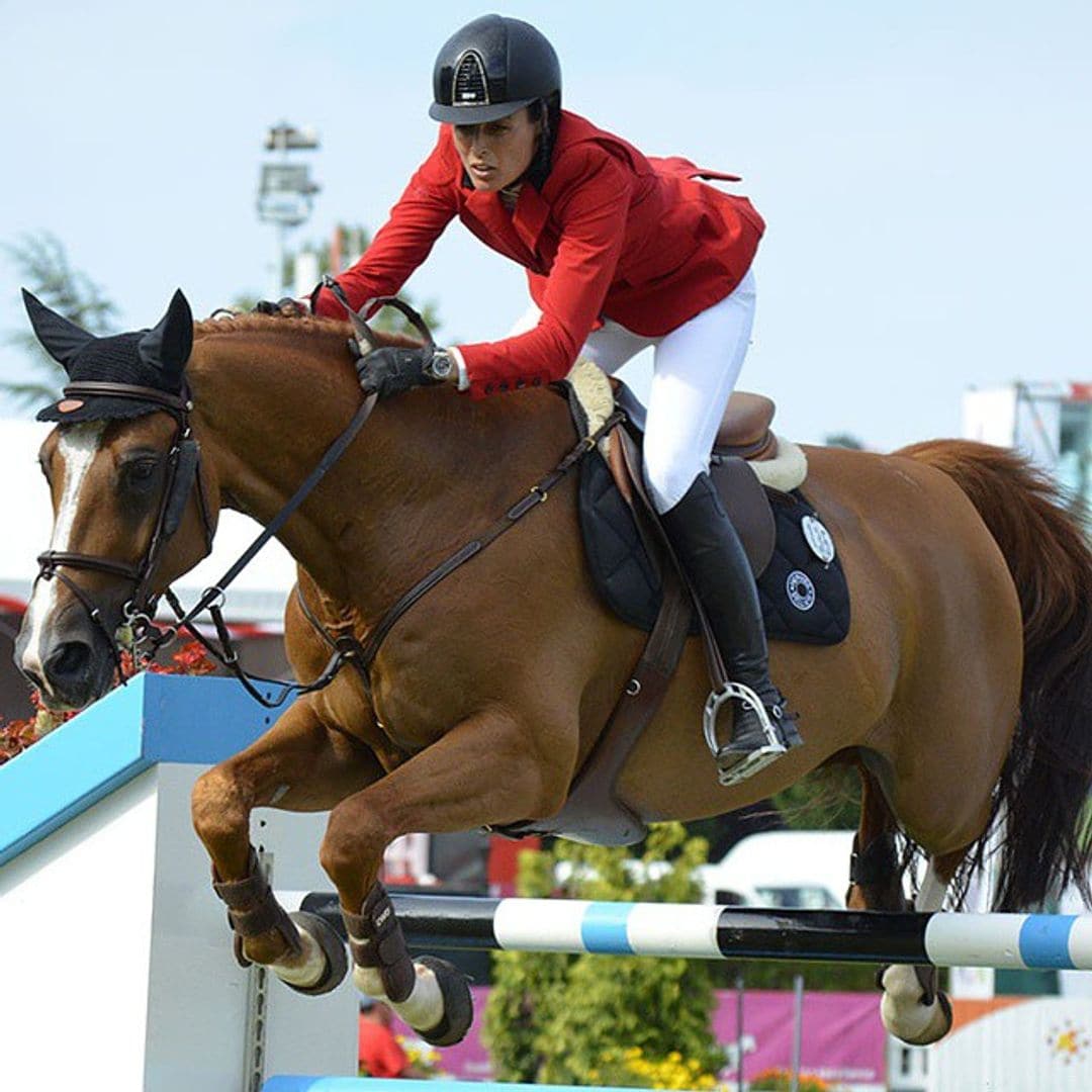 Pilar Cordón se consolida como amazona campeona de España mientras el secuestro de su padre protagoniza una nueva miniserie