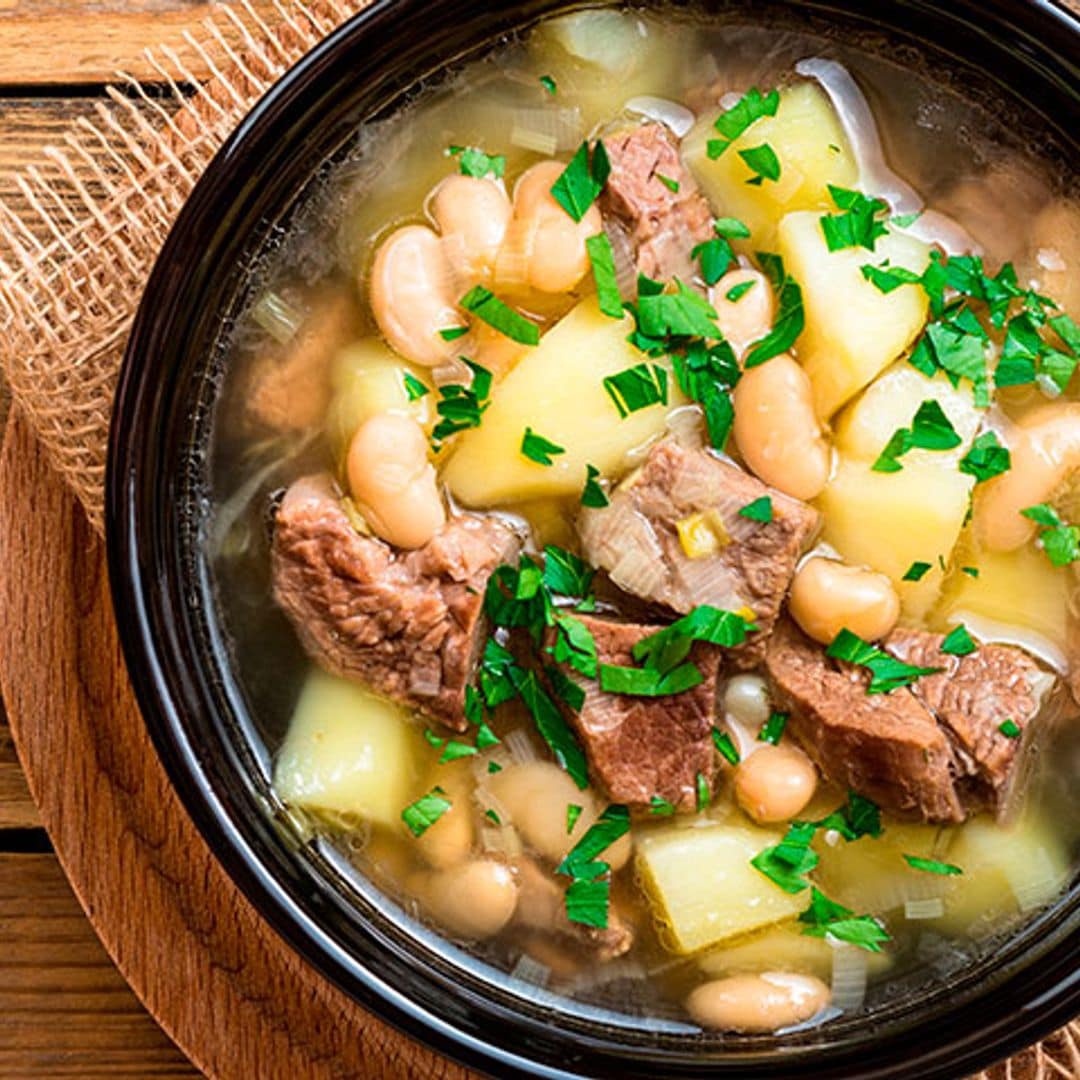 Sopa de pecho de ternera con judías blancas y puerro