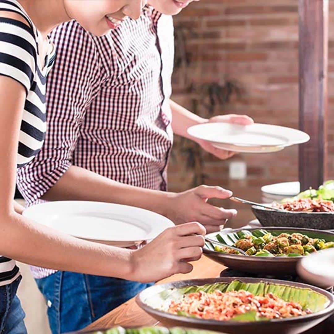 Cómo comer bien en un bufé libre