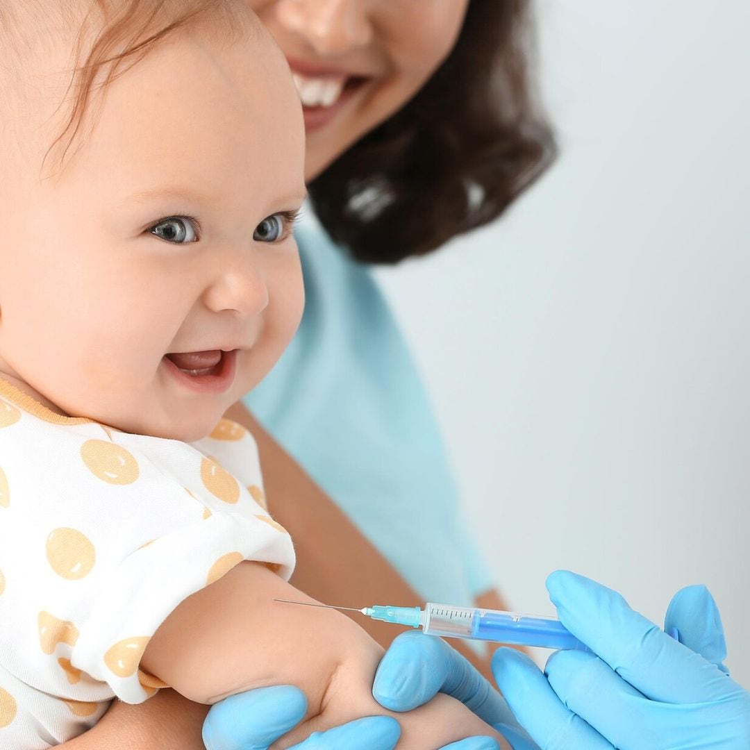 Si tu hijo tiene entre 6 meses y 5 años deberías vacunarlo de la gripe, ¿sabes por qué?