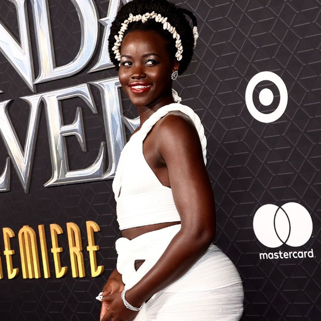 Lupita Nyong'o, una sirena moderna con afro de conchas marinas y ganchillo