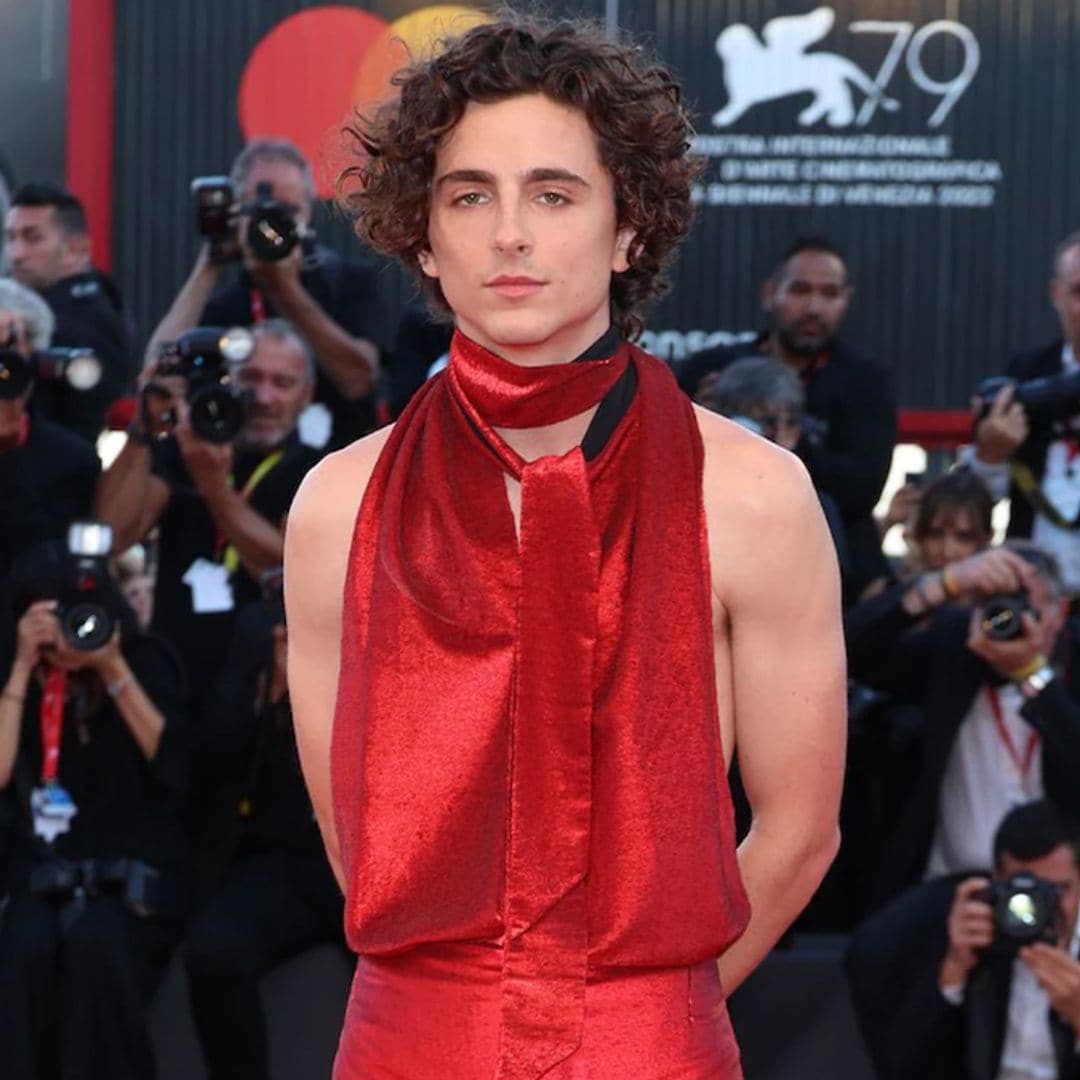 Cómo Timothée Chalamet está cambiando las reglas de la moda en Hollywood con sus audaces looks