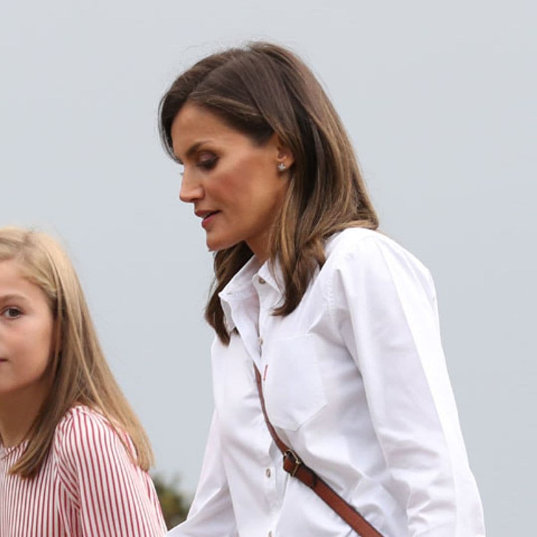 La historia de la camisa blanca que doña Letizia convirtió en superventas