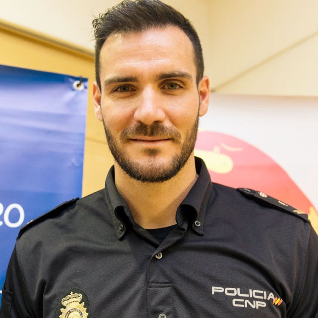 Saúl Craviotto vuelve a ponerse el uniforme y retoma su trabajo como policía nacional