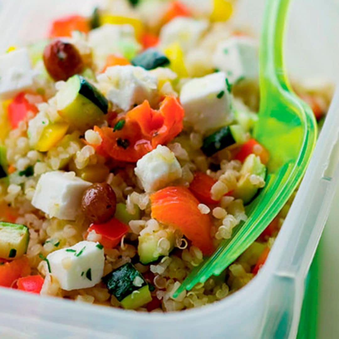 Ensalada de quinoa y queso fresco con arbequinas