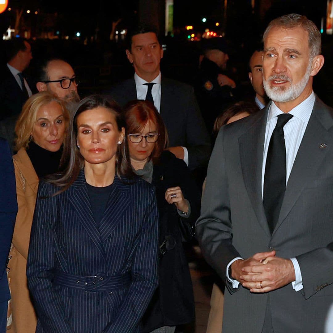 Del abrazo de la reina Letizia a las palabras del rey Felipe a los servicios de emergencias en Valencia