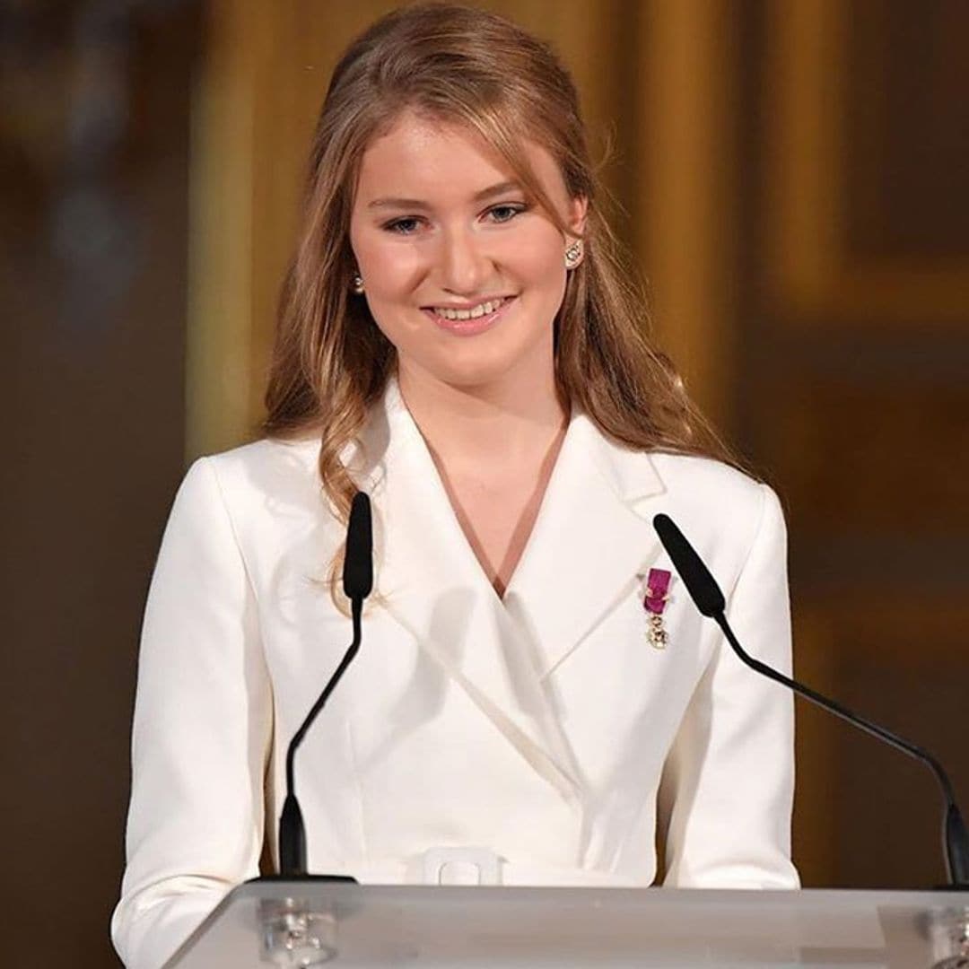 Con toque español y junto a unos emocionados Reyes: así ha celebrado Elisabeth de Bélgica su 18º cumpleaños