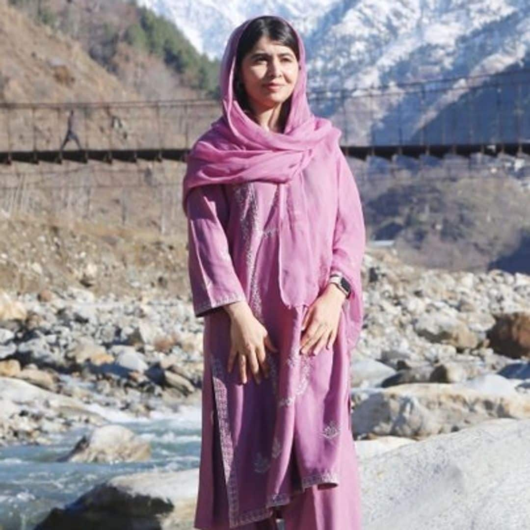 Malala Yousafzai regresa a su pueblo en Pakistán, a 13 años del ataque que casi le cuesta la vida