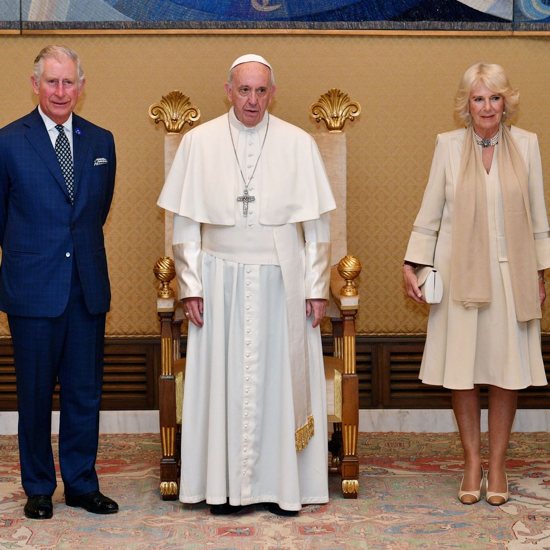 Los reyes Carlos y Camilla realizarán un viaje inminente al Vaticano y a Italia en medio de la delicada salud del papa