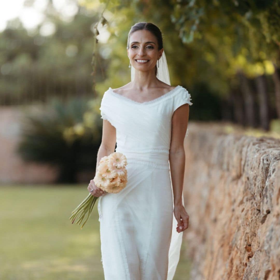 Tres novias virales que presumen de hombros con sus vestidos hechos a medida