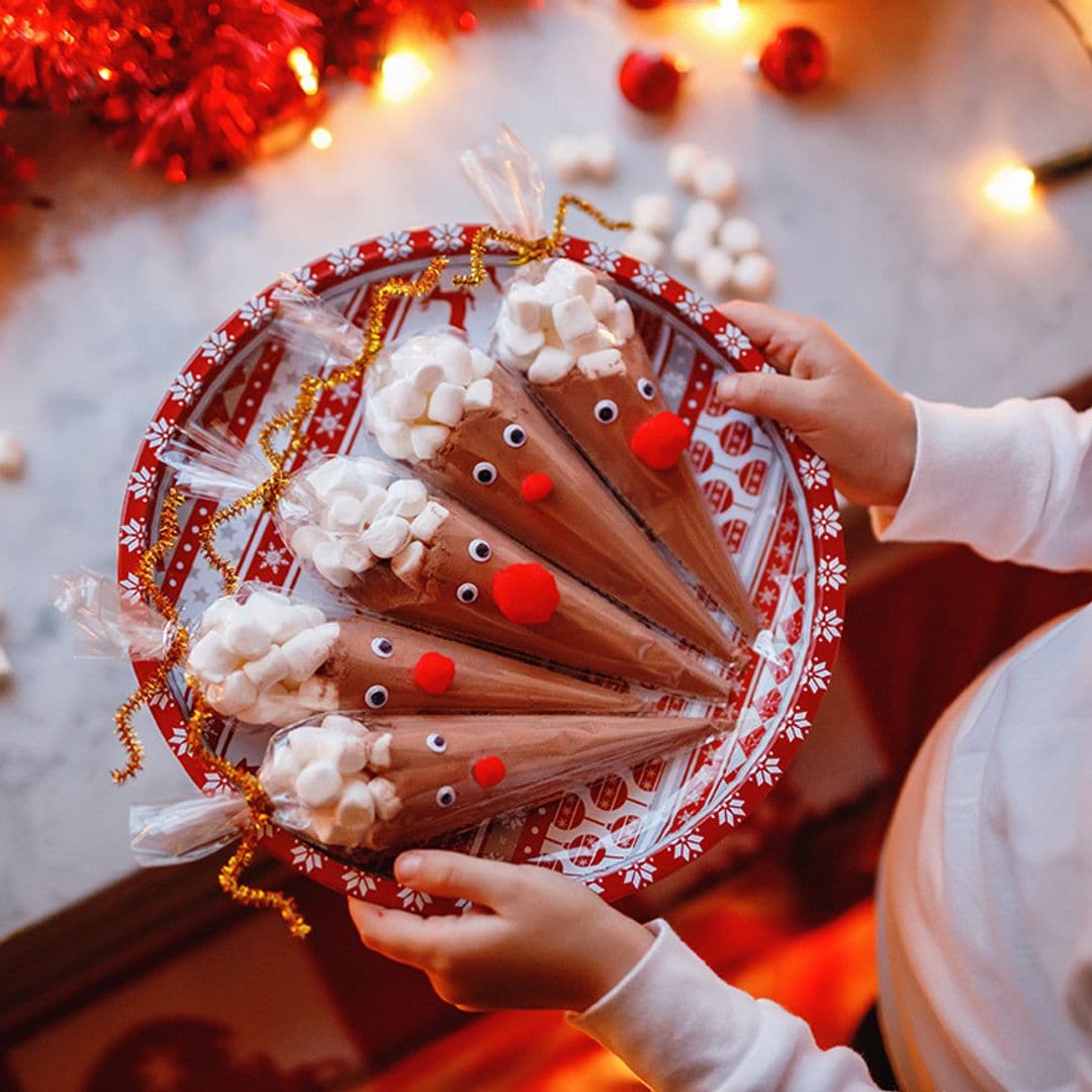 Conos navideños con nata y 'marshmallows'