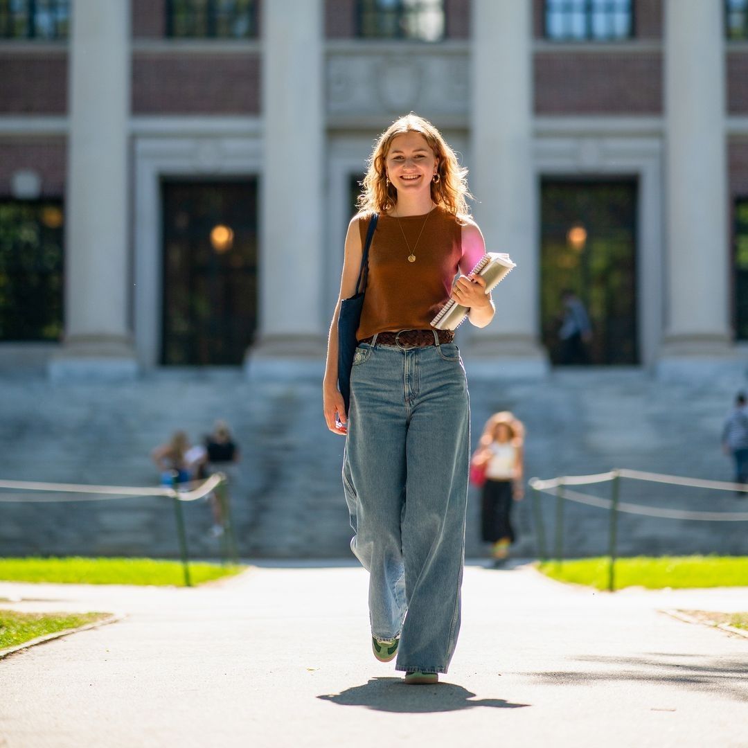 Primeras imágenes de Elisabeth de Bélgica en la Universidad de Harvard