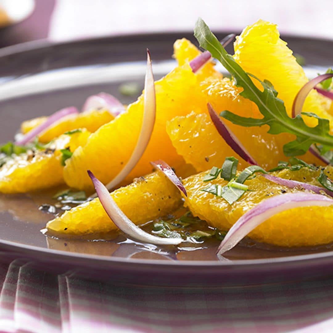 Ensalada de naranja con cebolla morada