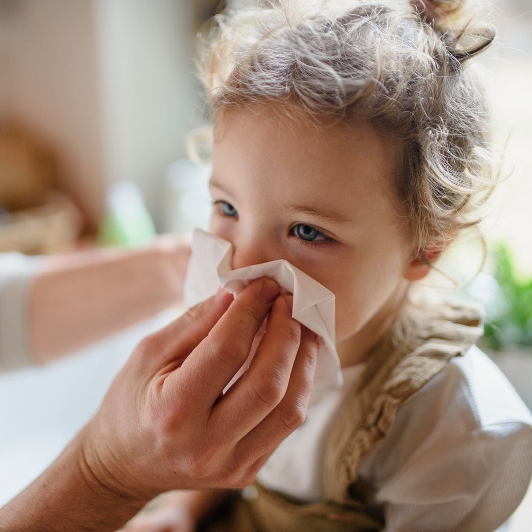 Virus respiratorios: cuándo no llevar a bebés y niños a la guardería o al colegio