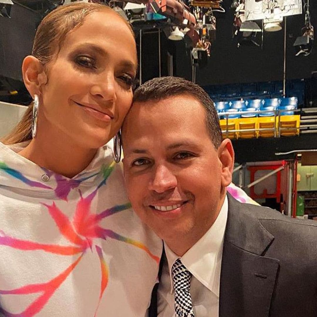 Jennifer Lopez deja con la boca abierta a Alex Rodriguez durante juego de béisbol familiar