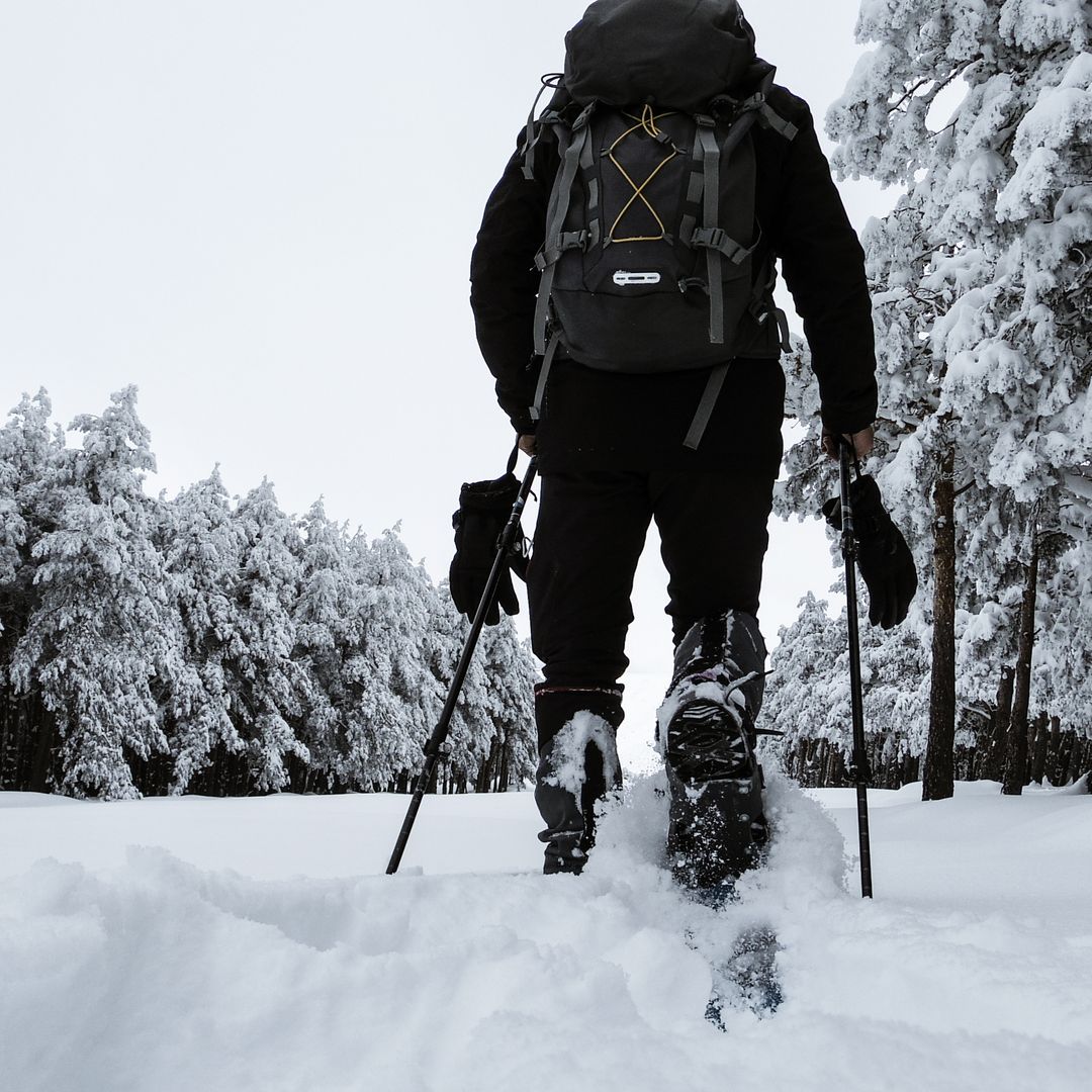 Con raquetas de nieve en el puerto de Navacerrada, una bonita excursión durante el invierno en la sierra madrileña