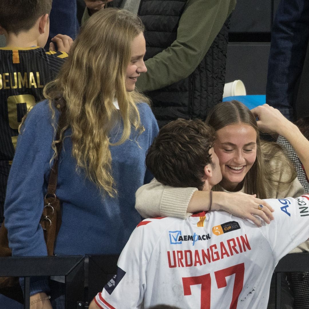 Pablo Urdangarin celebra su última gran victoria con su madre, su hermana y su chica