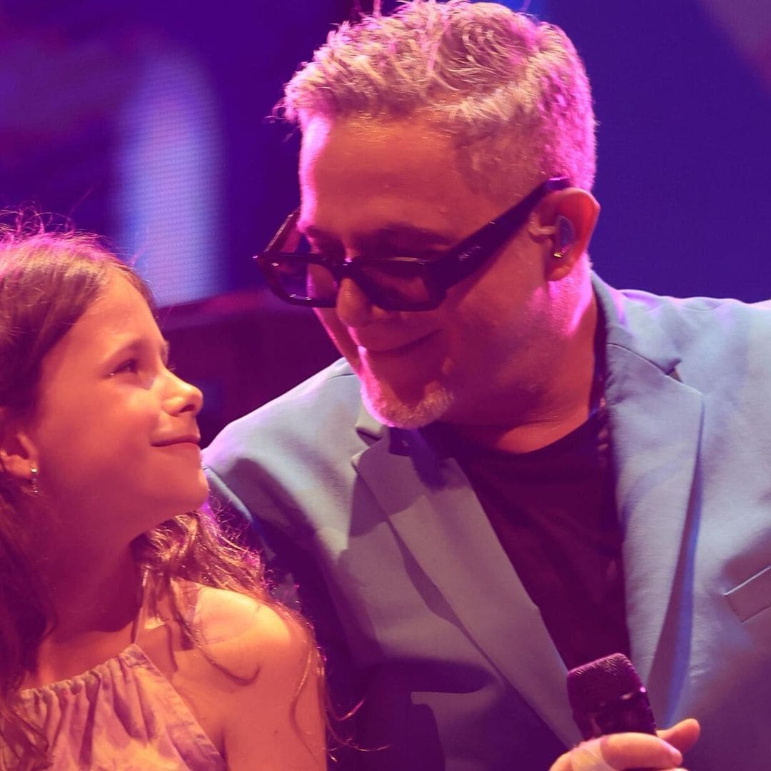 Alejandro Sanz sube al escenario a su hija Alma y se conmueve al escuchar sus palabras