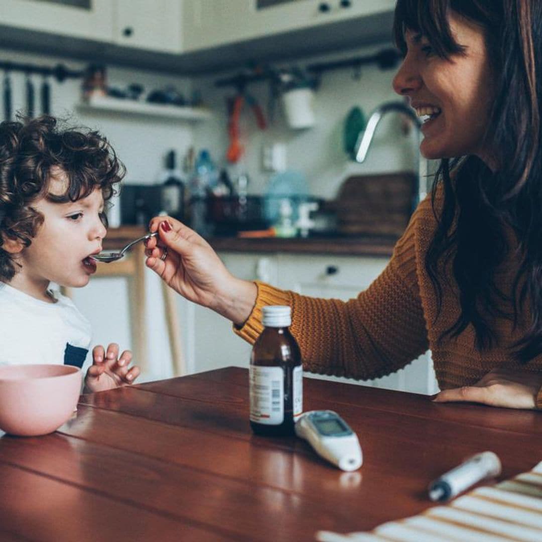 Remedios caseros para curar el catarro de tus hijos que, en realidad, no son efectivos