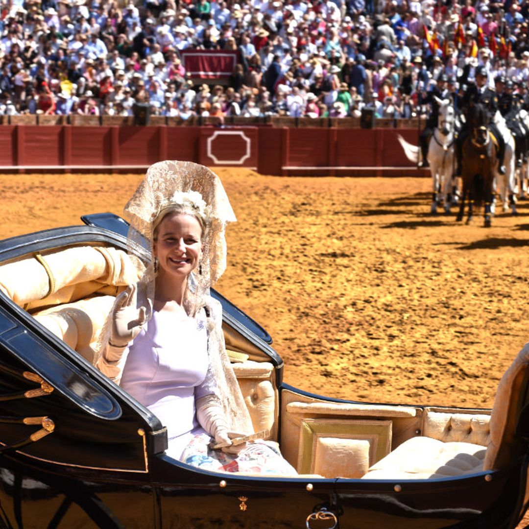 Recordamos algunas de las icónicas madrinas de la Exhibición de Enganches de la Feria de Abril antes de María de León