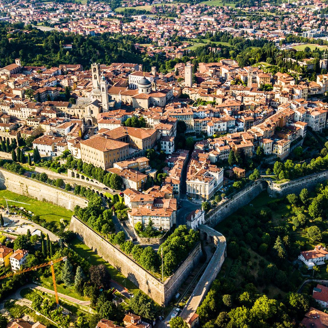 La ciudad alta de Bérgamo, rodeada por impresionantes murallas medievales