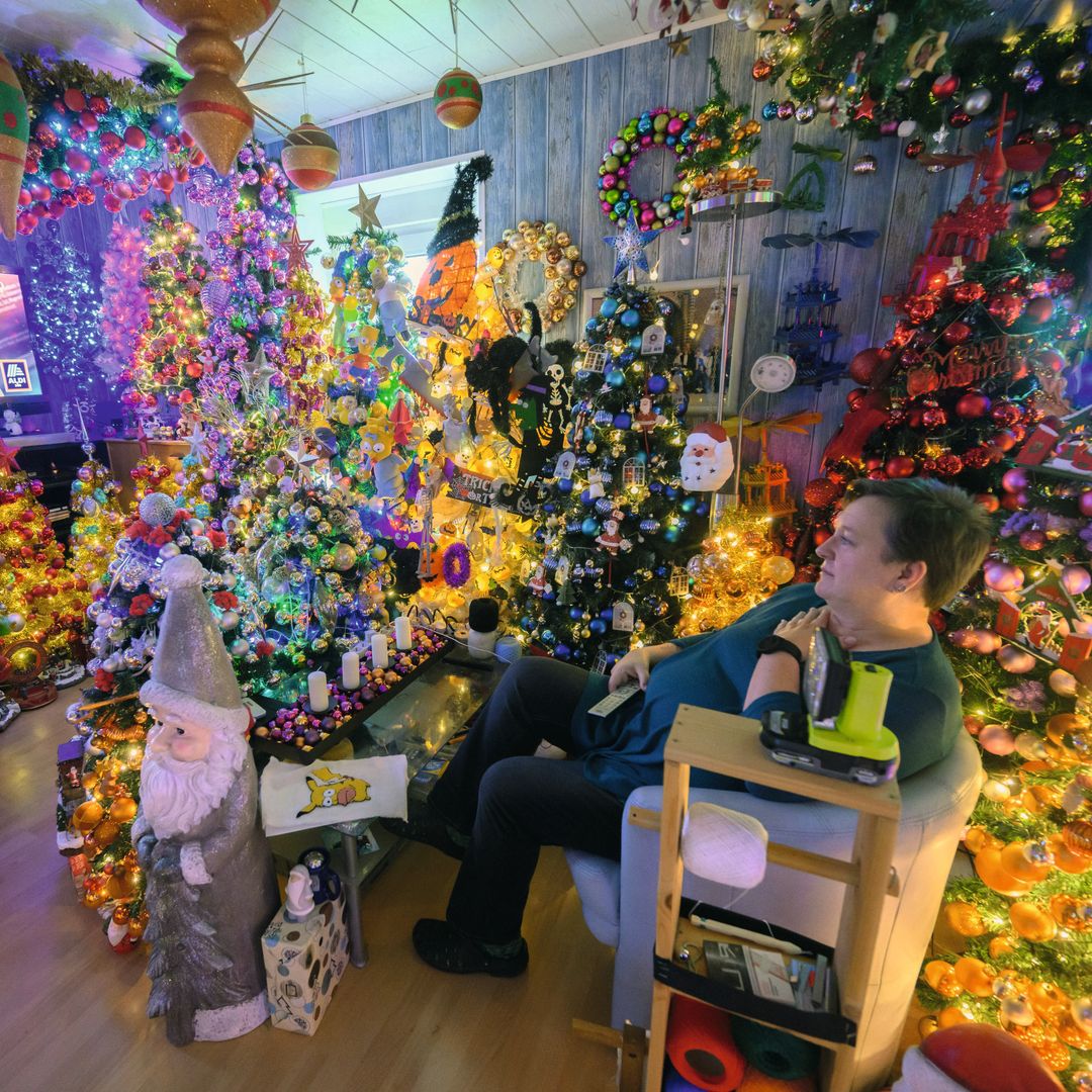 De la casa de los seiscientos abetos al tren de la navidad: las maneras más peculiares de iluminar estas fechas