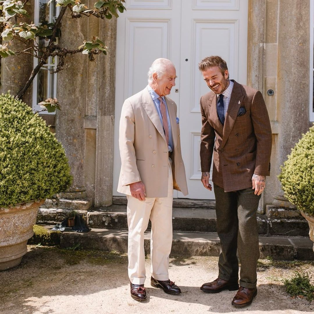 David Beckham, nombrado embajador de la fundación del rey Carlos III, charla con él en Highgrove Garden