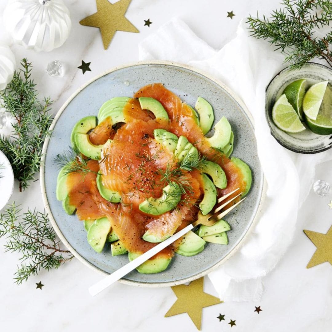 Salmón ahumado con 'carpaccio' de aguacates