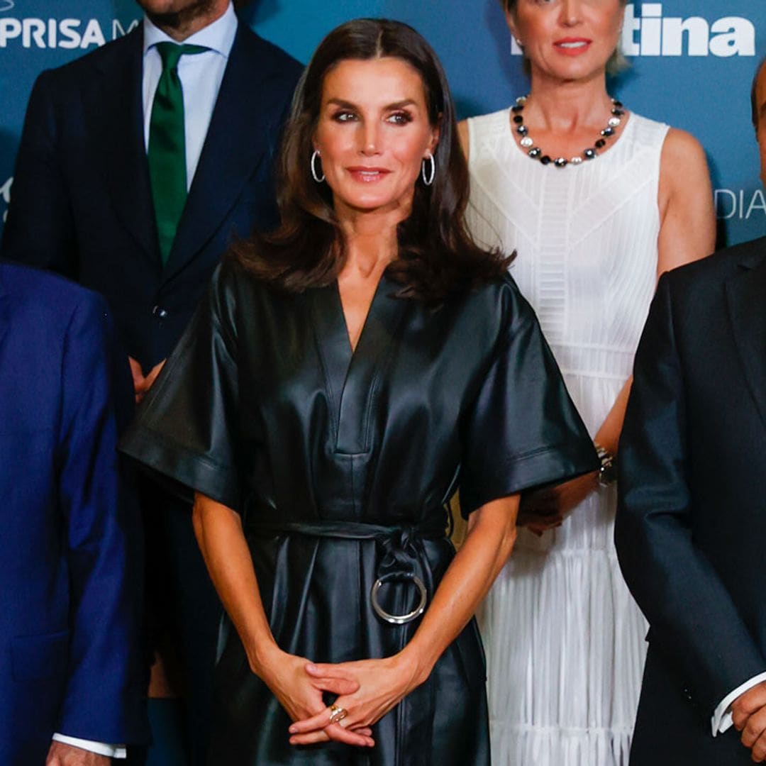 Doña Letizia recicla su kimono de cuero en apoyo a la sostenibilidad