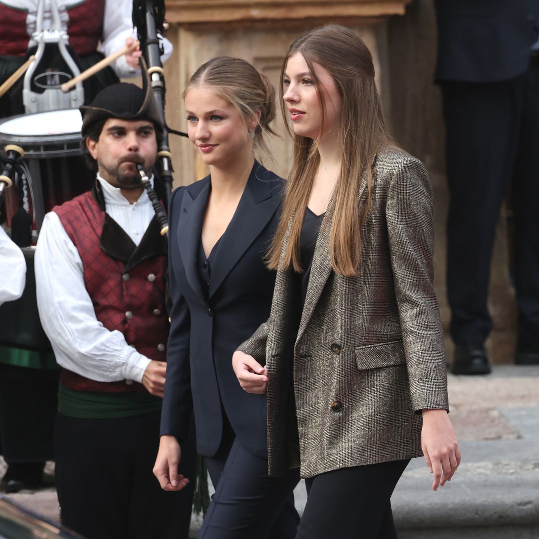 La princesa Leonor y la infanta Sofía en los Premios Princesa de Asturias el 25 de octubre de 2024 en Oviedo