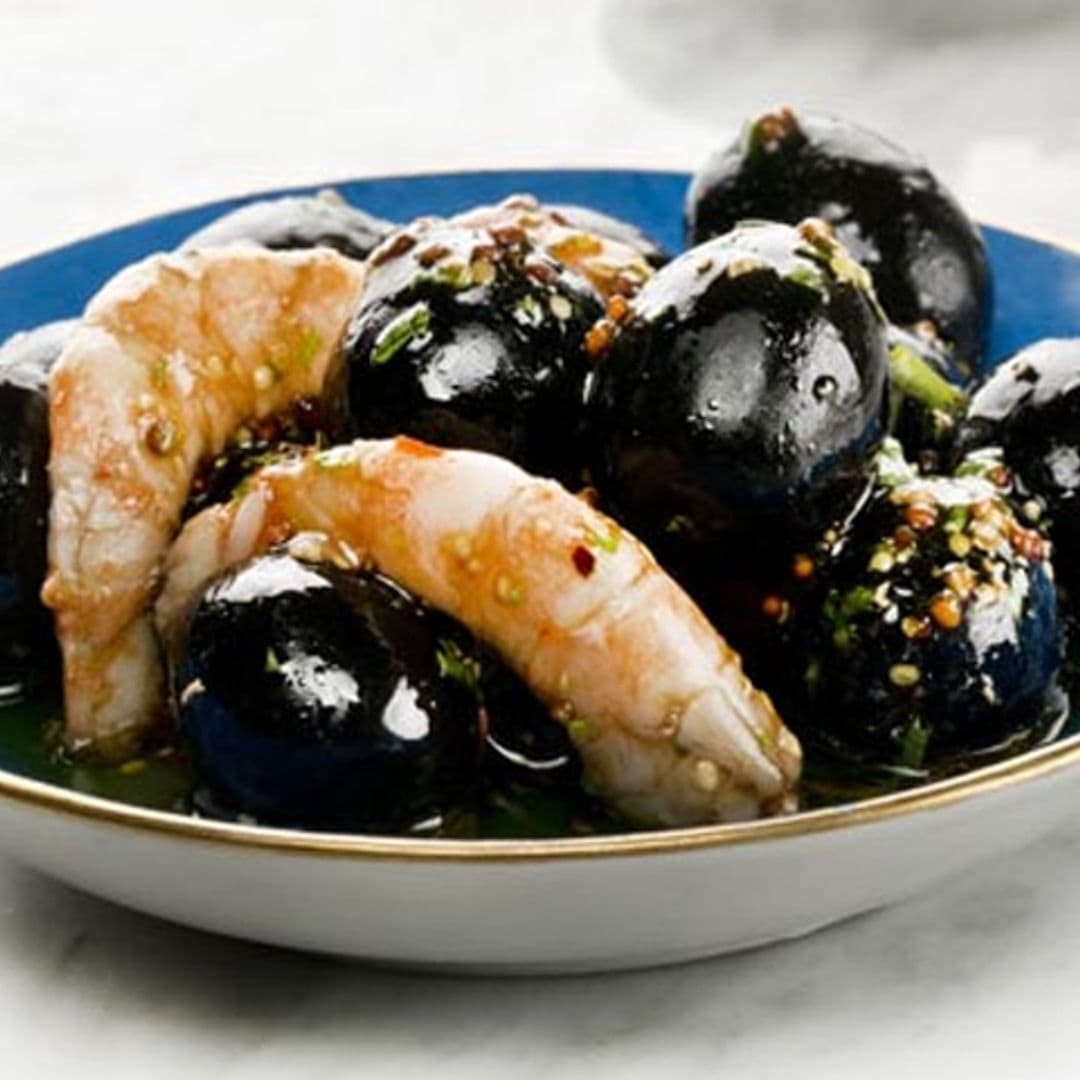 Aceitunas negras con gambas de Palamós