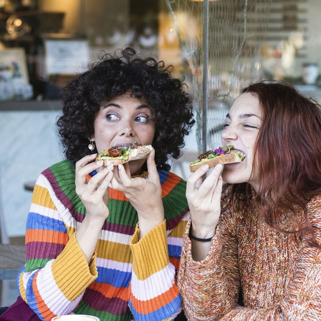 getty chicas comiendo