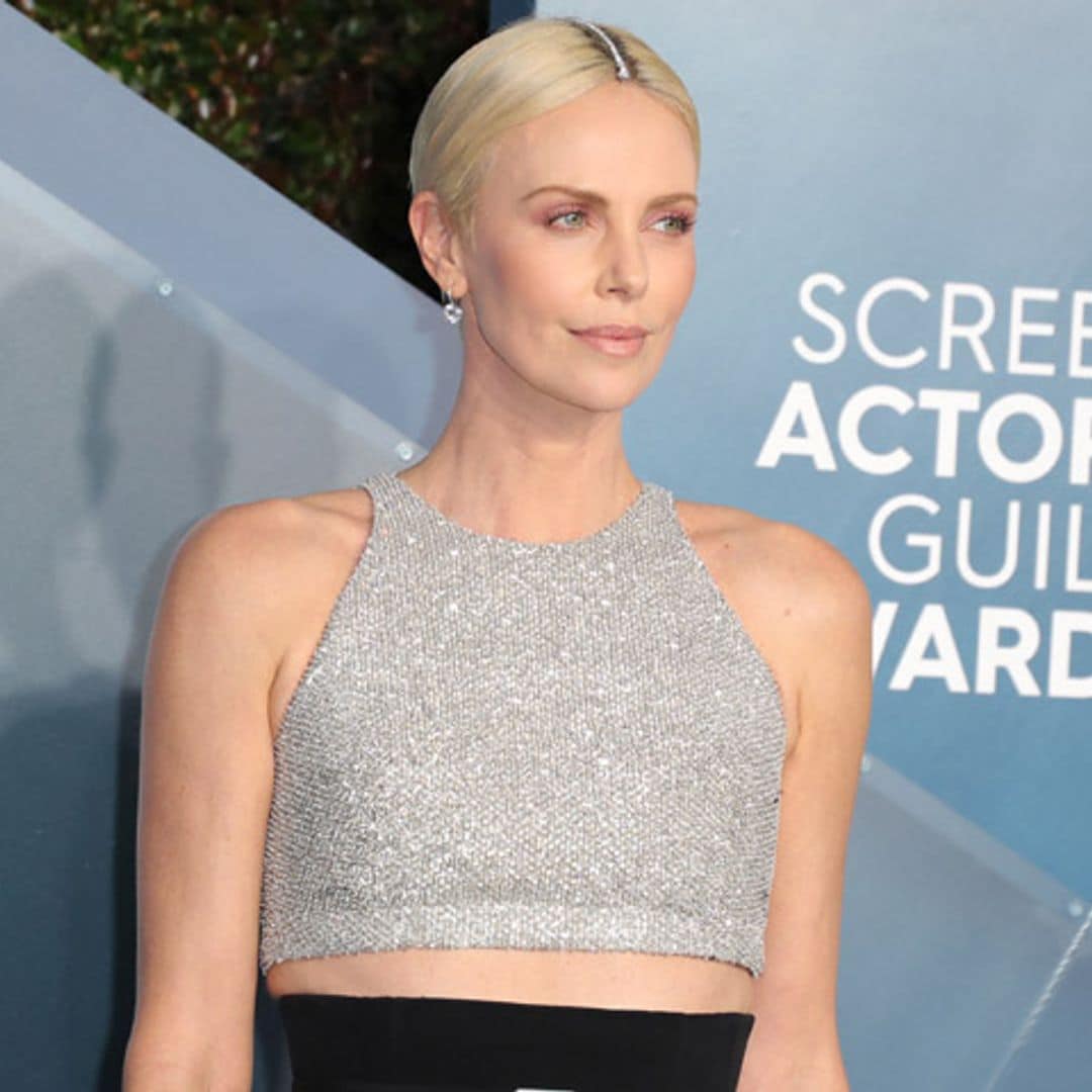 El truco de más de 19.000 euros con el que Charlize Theron disimula las raíces