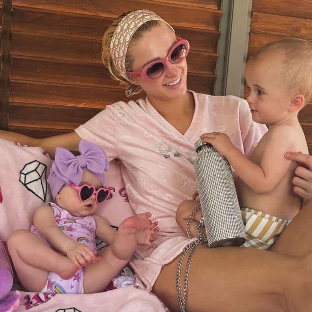 Paris Hilton revive sus vacaciones de la infancia con sus dos hijos