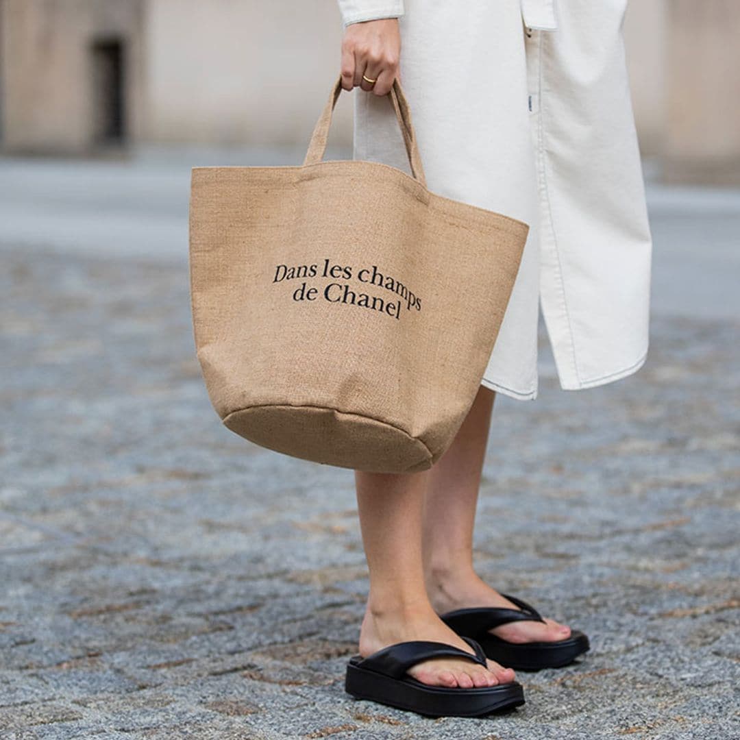 Las chanclas de playa de mujer más bonitas y cómodas del verano 2024