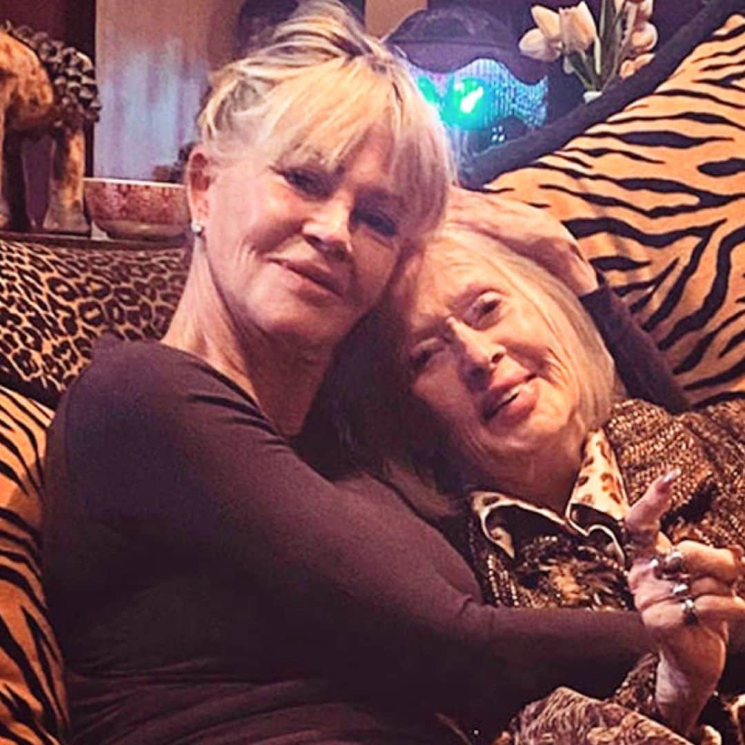 Melanie Griffith presume de su madre, Tippi Hedren, increíble a sus 93 años