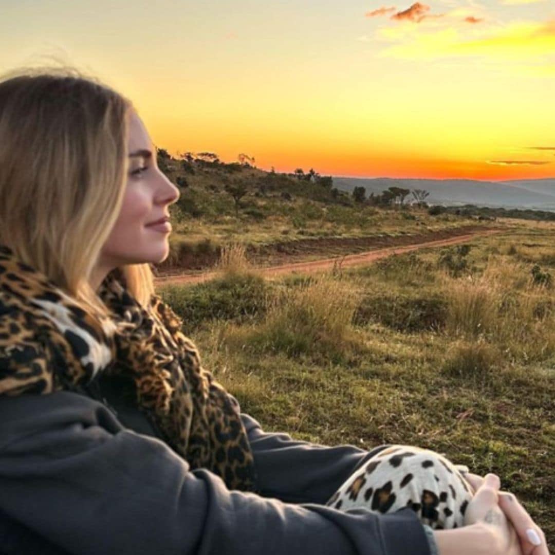 Si creías haberlo visto todo... ¡mira a Chiara Ferragni en una piscina con un elefante en pleno safari!