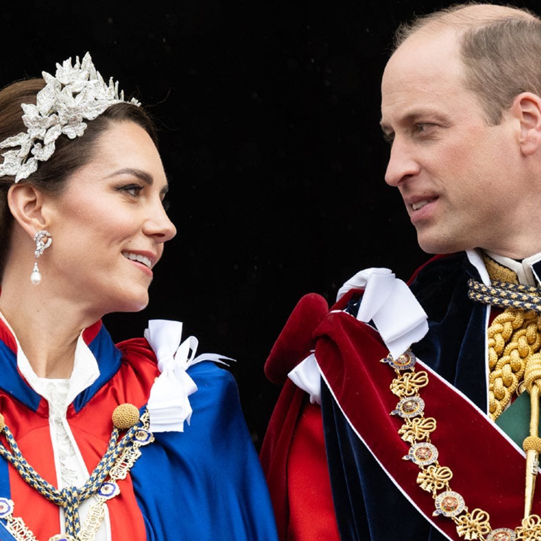 Carlos III recuerda que el futuro es de los príncipes de Gales con un simbólico gesto en su momento más delicado