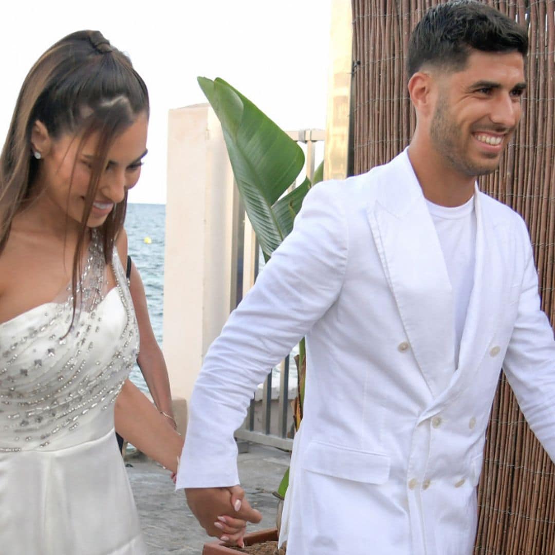 Sandra Garal y Marco Asensio apuestan todo al azul y al blanco en su preboda mallorquina