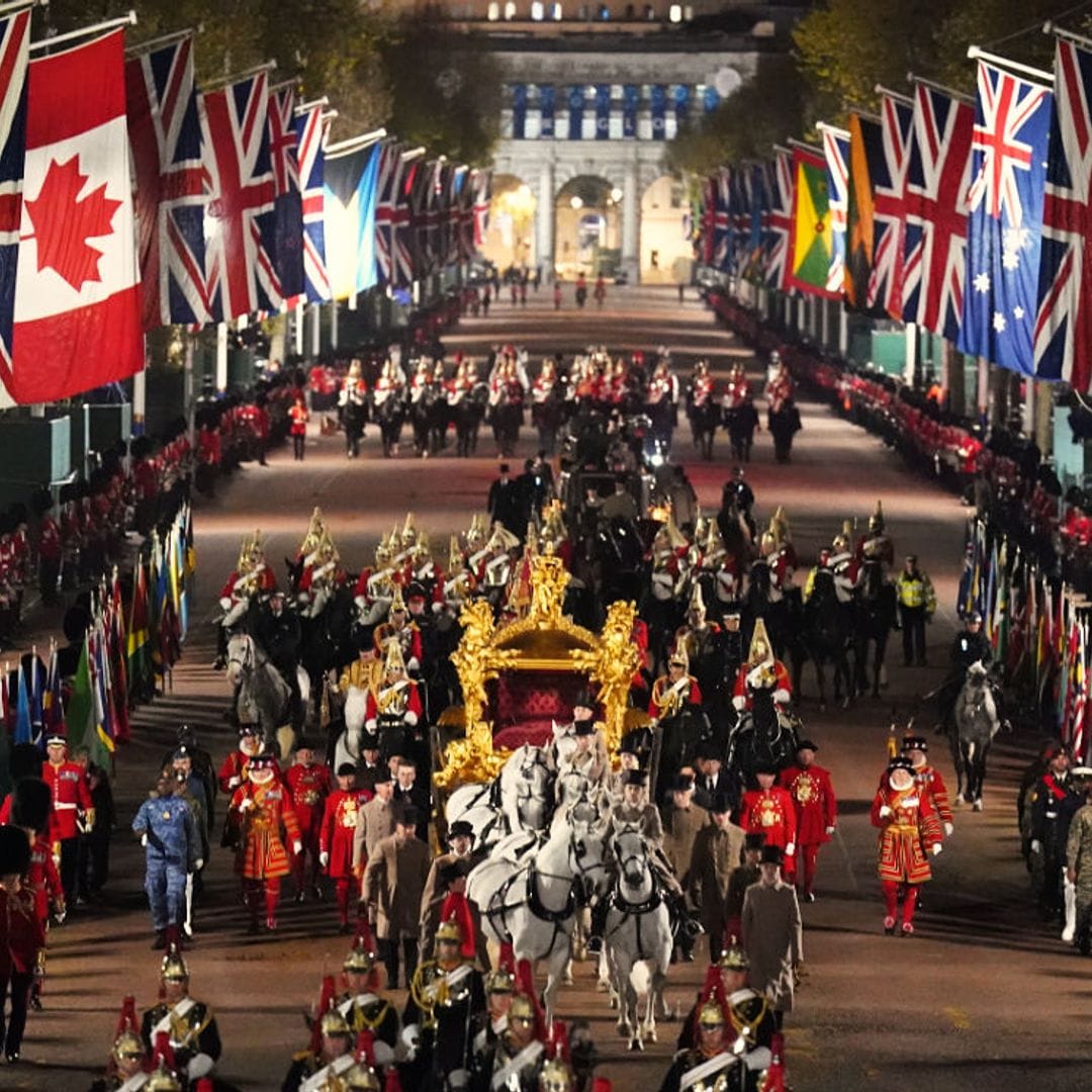 Londres calienta motores para la coronación de Carlos III con un impresionante ensayo de madrugada