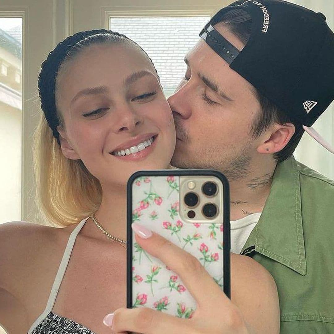 El impresionante anillo doble de diamantes que presume Nicola Peltz a un mes de su boda con Brooklyn Beckham