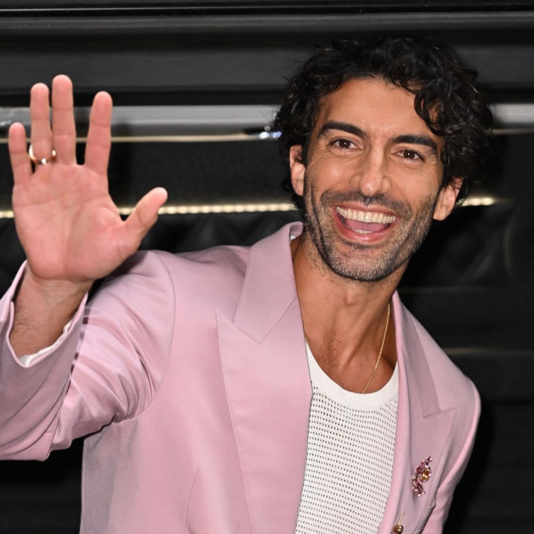 Justin Baldoni desafía a Blake Lively con sitio web y mensajes inéditos de Ryan Reynolds