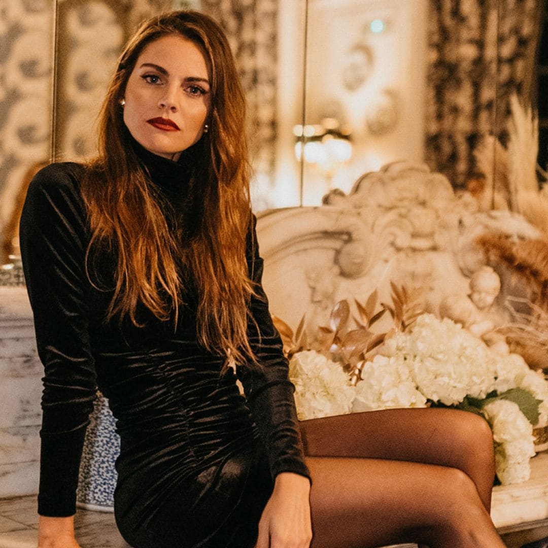 Amaia Salamanca, con el vestido que nunca falla en Navidad: little black  dress de terciopelo | ¡HOLA!