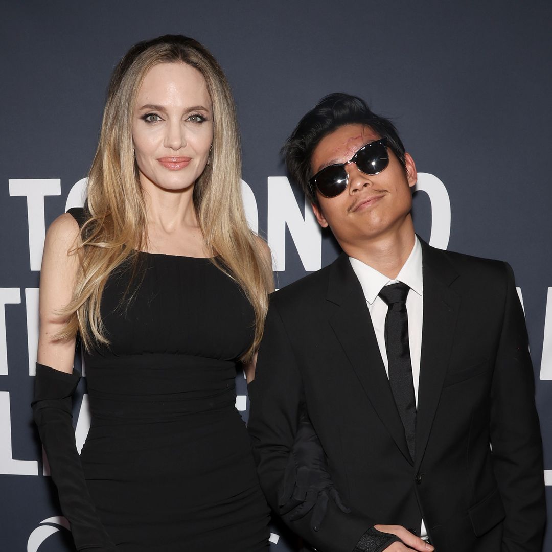 Angelina Jolie y su hijo posan por primer vez tras el terrible accidente que le ha dejado a Pax cicatrices en la cara